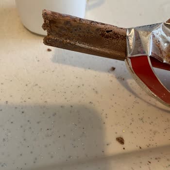 Aldığım Eti Sütlü Çikolatanın Tadında Ve Şeklinde Sorun Var