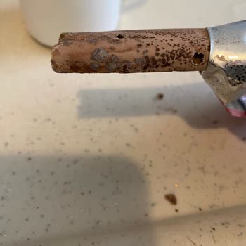 Aldığım Eti Sütlü Çikolatanın Tadında Ve Şeklinde Sorun Var