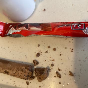 Aldığım Eti Sütlü Çikolatanın Tadında Ve Şeklinde Sorun Var