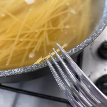 Makarnada Çıkan Yabancı Madde Hijyen Ve Sağlık Konusunda Endişe Yarattı