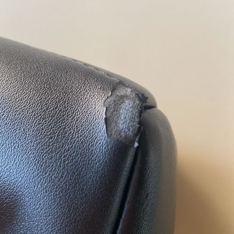 Calvin Klein Çantada Erken Deri Soyulması Ve İade Talebimin Reddedilmesi