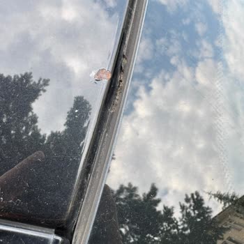 BMW 3.20 F30 Kapı Kolu Ve Cam Fitillerinde Kronik Deformasyon Sorunu