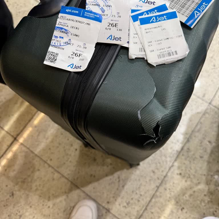 Uçuş Sonrası Valizim Kırıldı Mağduriyetimin Giderilmesini İstiyorum