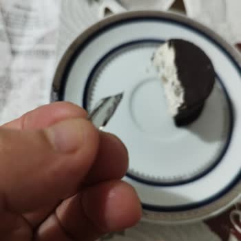 Pişmaniye İçinden Yabancı Cisim Çıktı: Çocuğumun Sağlığı Tehlikeye Girdi