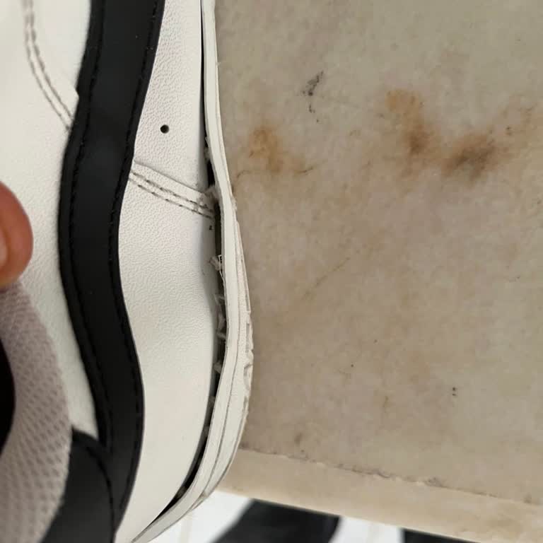 Aldığım Ayakkabı 4 Günde Açıldı, Müşteri Hizmetleri Çözüm Sunmadı