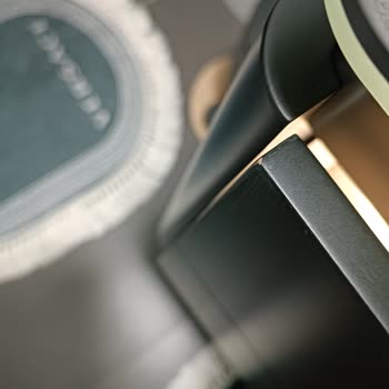 Banyo Dolabında Renk Atması Sorunu Ve Yetersiz Çözüm Önerisi Hayal Kırıklığı Yarattı