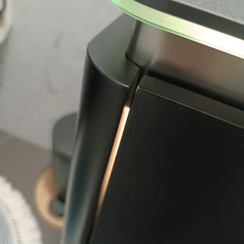 Banyo Dolabında Renk Atması Sorunu Ve Yetersiz Çözüm Önerisi Hayal Kırıklığı Yarattı