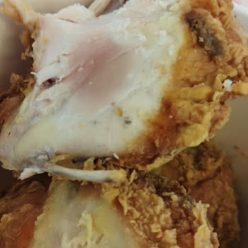 Popeyes'tan Gelen Tavuklar Çürük Ve Kötü Kokuluydu, Mağdur Edildik