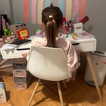 Çocuk Güvenliğini Tehlikeye Atan Kalitesiz Çalışma Masası