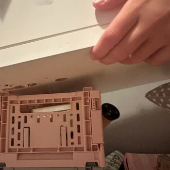 Çocuk Güvenliğini Tehlikeye Atan Kalitesiz Çalışma Masası