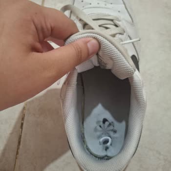 Ayakkabıda Çıkan Parça Yüzünden Mağdur Oldum Çözüm Bekliyorum