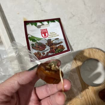Tariş Cevizli Sucuk İçinden Metal Parça Çıkması