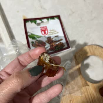 Tariş Cevizli Sucuk İçinden Metal Parça Çıkması