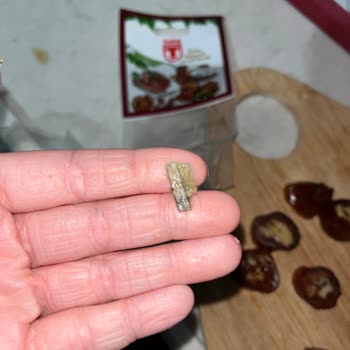 Tariş Cevizli Sucuk İçinden Metal Parça Çıkması