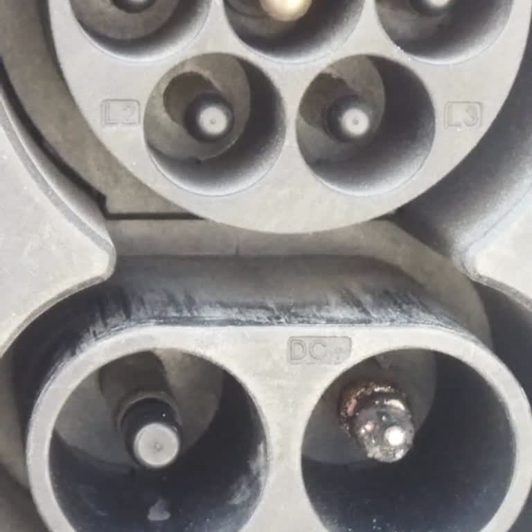 ZES Şarj İstasyonunda Soket Yandı, Masraflarım Karşılanmadı Mağdur Oldum