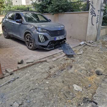 Kaldırım Çalışması Sonucu Oluşan Araç Hasarımın Giderilmemesi Ve Belediyeden Dönüş Alamama