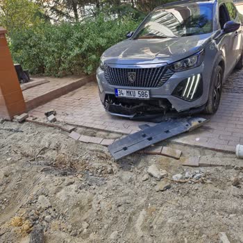 Kaldırım Çalışması Sonucu Oluşan Araç Hasarımın Giderilmemesi Ve Belediyeden Dönüş Alamama