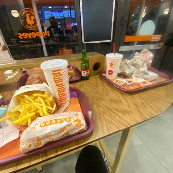 Popeyes Bolu Şubesinde Hijyen Ve Temizlik Eksikliği Büyük Sorun