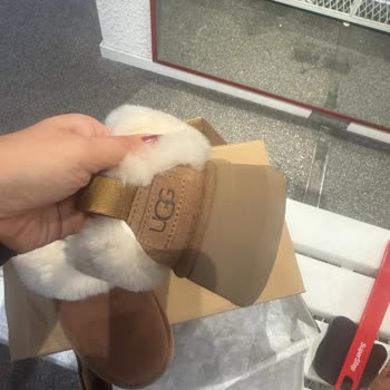 Aynı Model Ugg Ayakkabıda Renk Farkı Ve İade Sürecinde Yaşanan Sorunlar