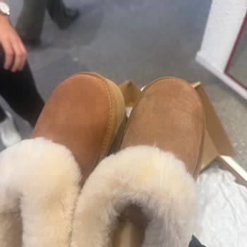 Aynı Model Ugg Ayakkabıda Renk Farkı Ve İade Sürecinde Yaşanan Sorunlar