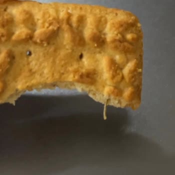 Sevdiğim Bisküvide Sert Cisim Şoku Ve Hayal Kırıklığı