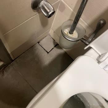 Kötü Temizlik, Hijyen Sorunları Ve İlgisiz Yönetim Nedeniyle Ücret İadesi Talebi