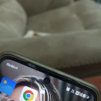 Oppo A60 Ekranı Kolay Kırılıyor Garanti Kapsamı Dışında Kalıyor