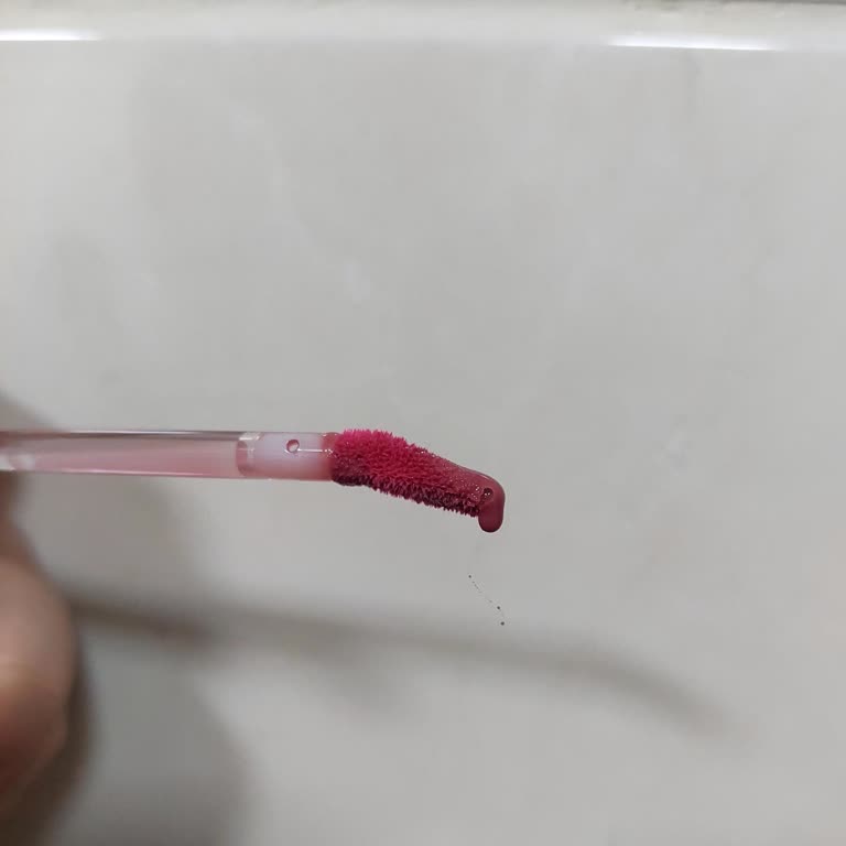 Gratis Aldığım Kozmetik Ürününün Aplikatöründe Kıl Çıktı