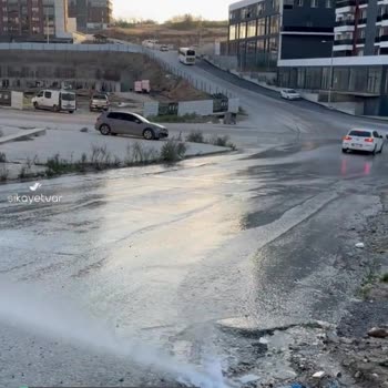 Edirne Belediyesi Temiz Su Borusu Patlak Saatlerdir Akıyor