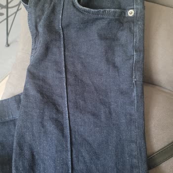 LCW Kot Pantolonun Rengi Sürekli Akıyor, Mağdur Oldum