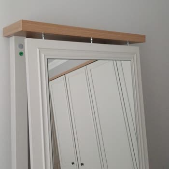 Kelebek Mobilya'dan Aldığım Aynanın Vidaları Sürekli Gevşiyor, Garanti Kapsamında Destek Alamıyorum