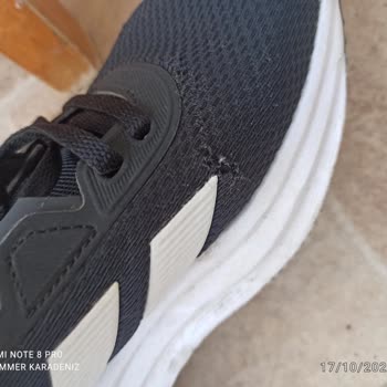 Kısa Sürede Yırtılan Adidas Spor Ayakkabı İçin Mağaza Desteği Talebi