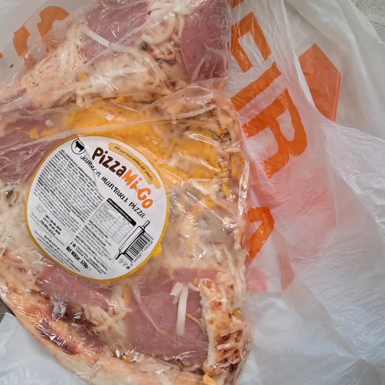 Migros Sanal Marketten Gelen Pizza Hamur Yığını Gibi Teslim Edildi