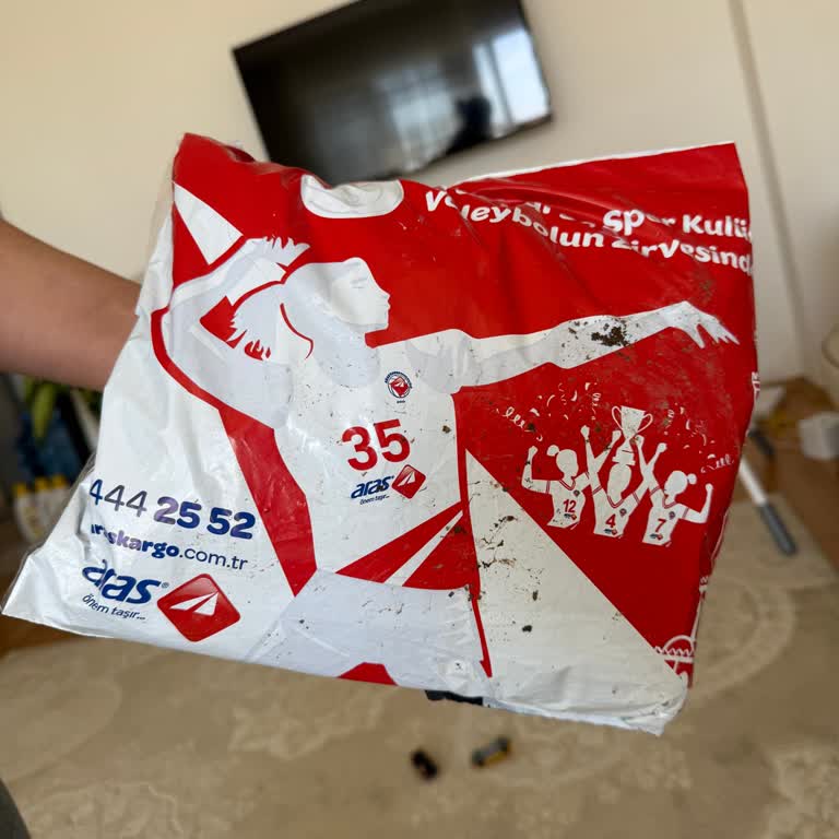 Aras Kargo Antalya Uncalı Şubesi Kargoları Sürekli Güvenliğe Bırakıyor Ve Hasarlı Teslim Ediyor