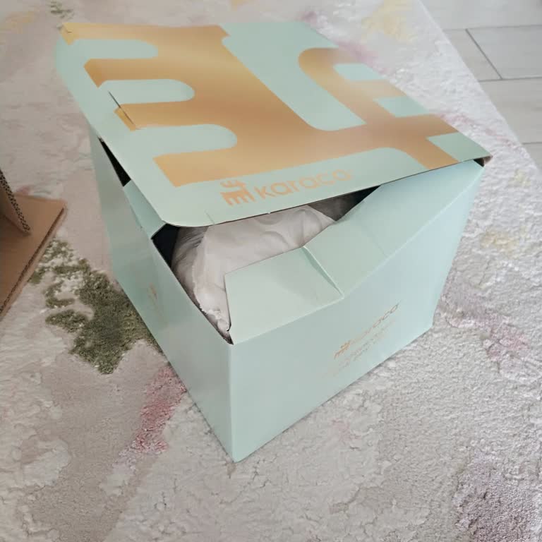 Karaca Online Siparişimde Bozuk Ve Yırtık Hediye Paketi Şoku