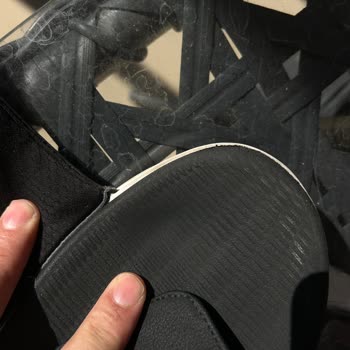 Kısa Sürede Eriyen Terlik Ve Kullanıcı Hatası İddiası