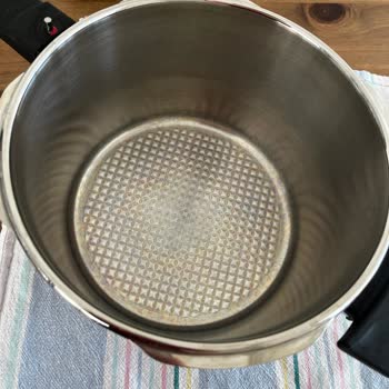 Fissler Vitavit Premium Düdüklü Tencerede Lekelenme Ve Yetersiz Servis Desteği