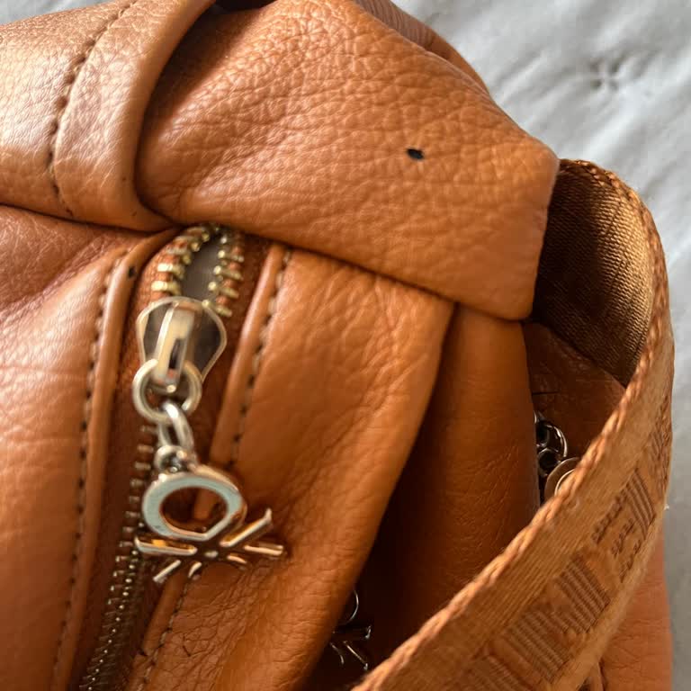 Benetton Çantam Kısa Sürede Yıprandı, Mağaza Çözüm Sunmadı