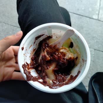 Aldığım Profiterolün Alt Kısmı Ekşi Çıktı, Denetim Eksikliği Mağduriyet Yarattı