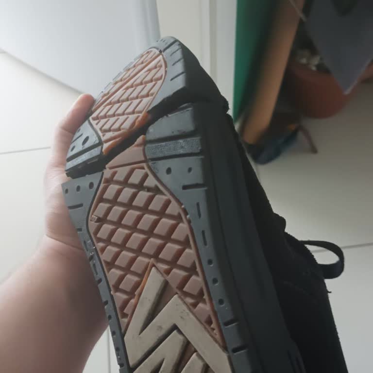 Vans Ayakkabının Tabanı Kırıldı, Garanti Kapsamı Dışında Bırakıldı