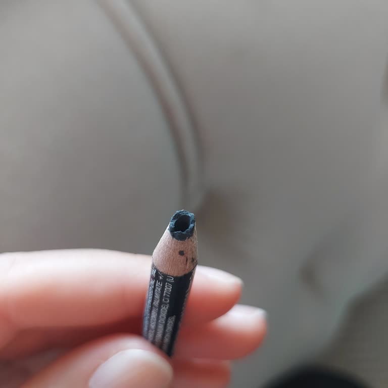 Aldığım Kaş Kalemi Tamamen Boş Çıktı Değişim İstiyorum