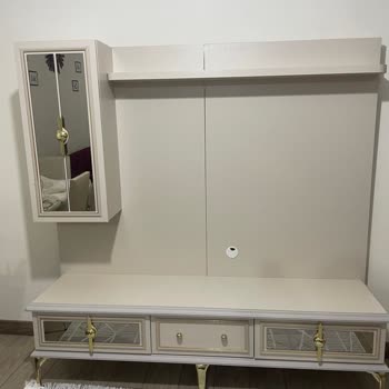 Yeni Alınan TV Ünitesi Kırık Ve Eksik Parçalarla Teslim Edildi Değişim Yapılmıyor