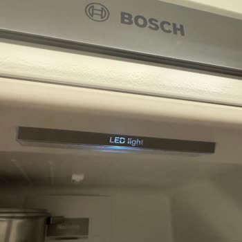 Bosch Buzdolabında Kronik LED Arızası Ve Ücretsiz Onarım Talebi