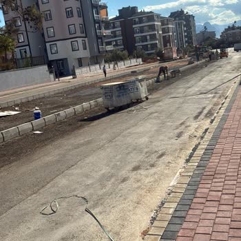 Kepez Belediyesi Karpuz Sergisi Yüzünden Yol Tek Şeride İndirildi, Acil Durumda Risk Artıyor