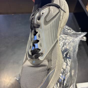 Garanti Kapsamındaki Ayakkabının Kısa Sürede Yırtılması Ve Çözüm Sunulmaması