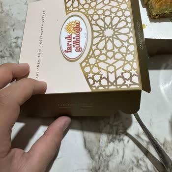 Aldığım Fıstıklı Dürümden Kıl Çıktı Hijyen Ve Müşteri Hizmetleri Hayal Kırıklığı