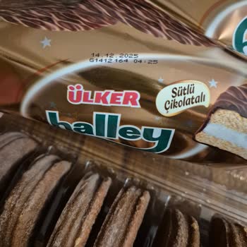 Aldığım Çikolatada Küf Benzeri Madde Ve Kabarcıklarla Karşılaştım