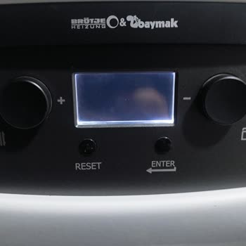 Baymak Brötje Star Tec Premix Kombide Sürekli Sıcak Su Ve Ekran Sorunu, Yetersiz Teknik Servis Desteği