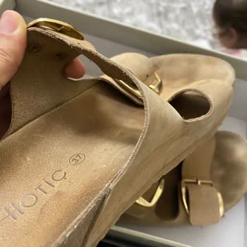 Aldığım Terliklerde Kısa Sürede Açılma Ve Renk Solması, Çözüm Sunulmuyor