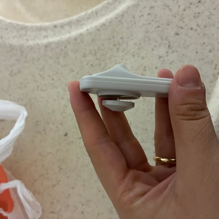 Güvenlik Alarmı Yüzünden Pantolonum Yırtıldı, Mağduriyetim Giderilmiyor